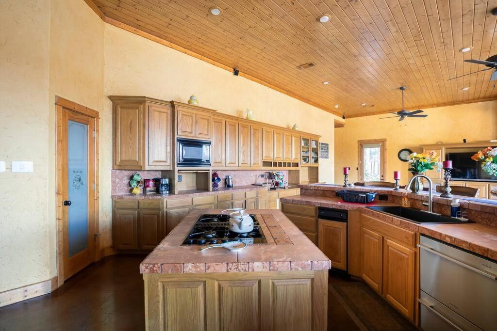 Texas Ranch House With 5 Bedroom And Fish Pond Dallas Exteriér fotografie